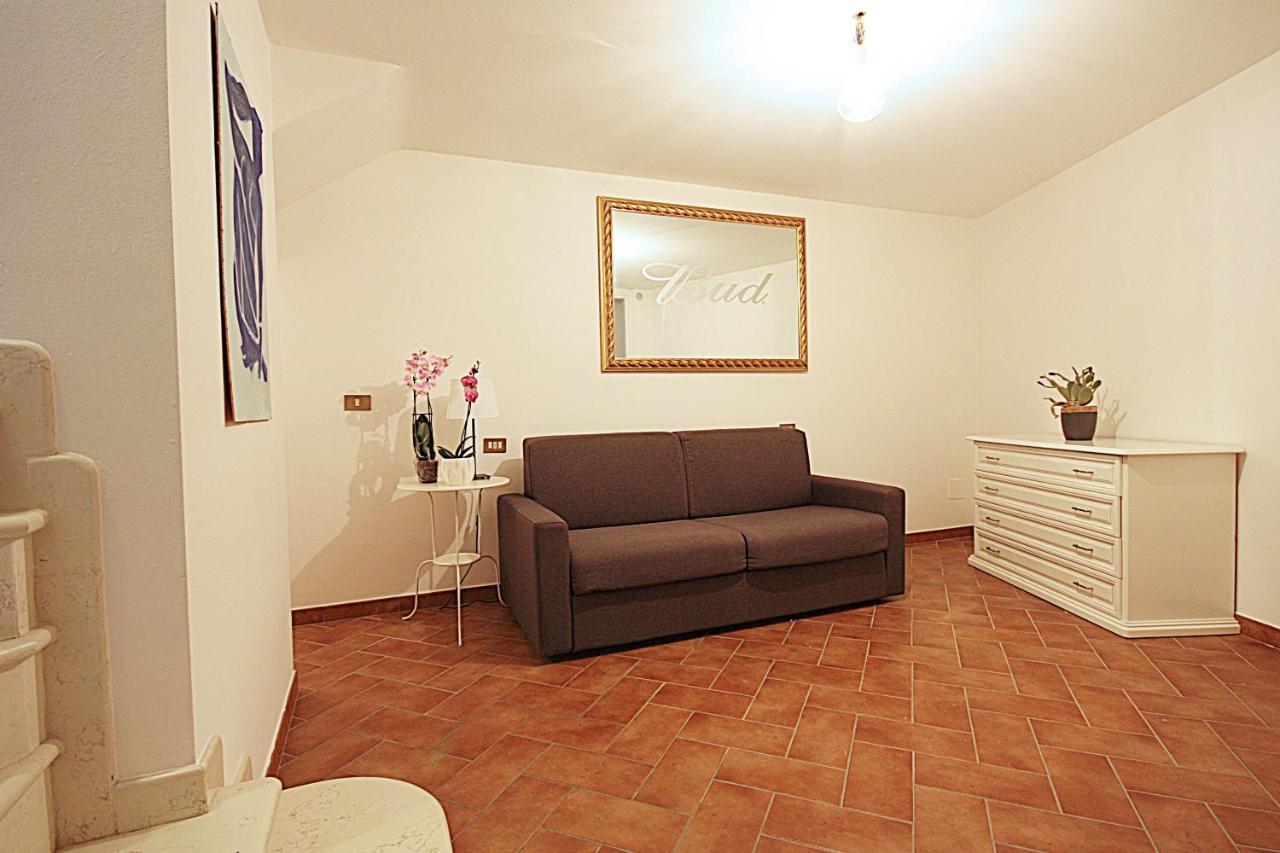 La Villa Degli Ulivi Soiano Del Lago Buitenkant foto